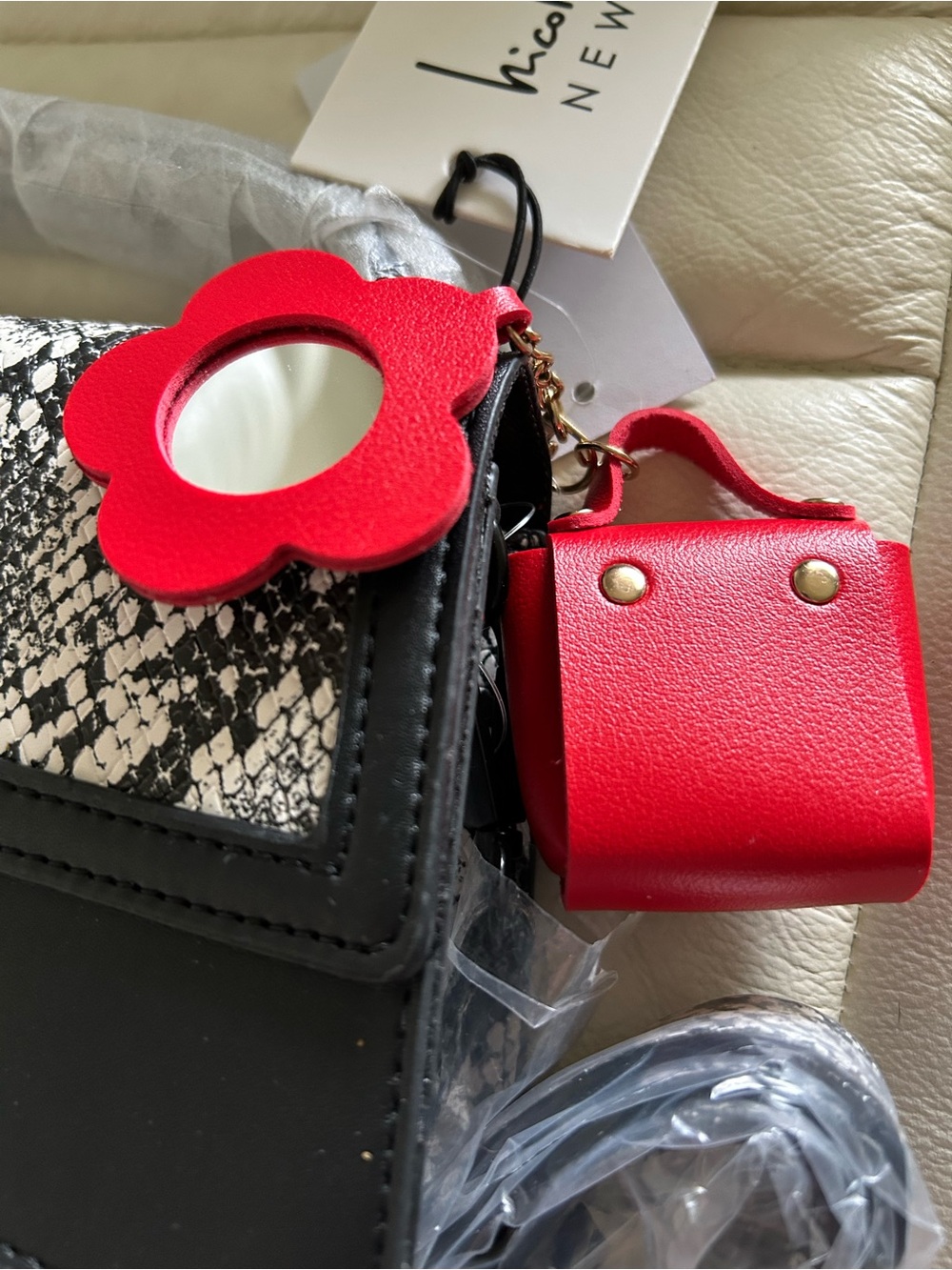 โจ NWT Nicole Miller New York Snakeskin Mini Crossbody Bag โจ - Picture 4 of 7